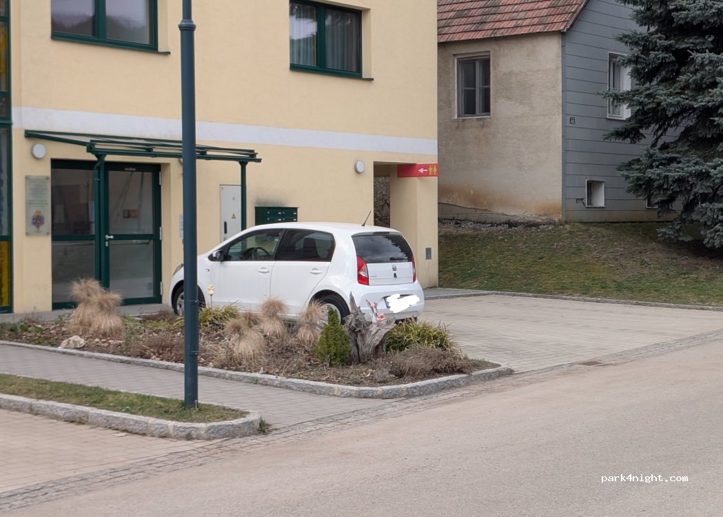 (2532) Heiligenkreuz im Wienerwald - 9 Hauptstraße — foto 2