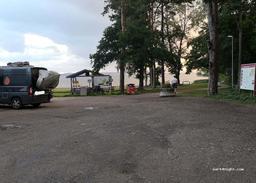 (295 38)  - 35 Strandängsvägen — foto