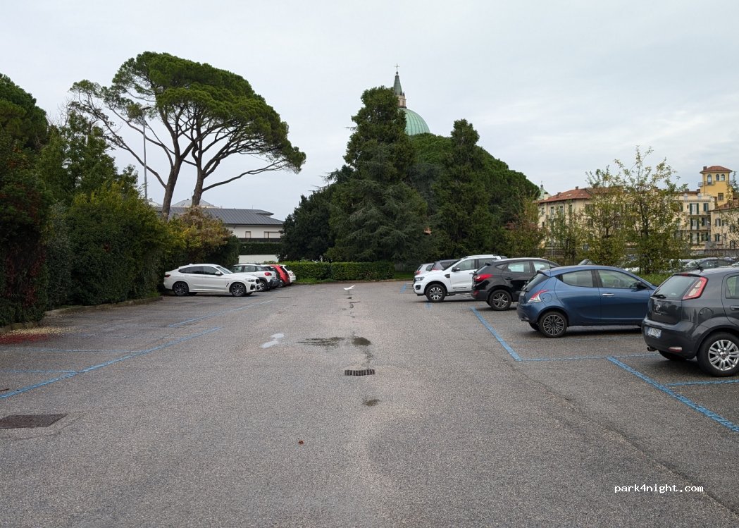 (33100) Udine - 4 Via Luigi Moretti — foto 2
