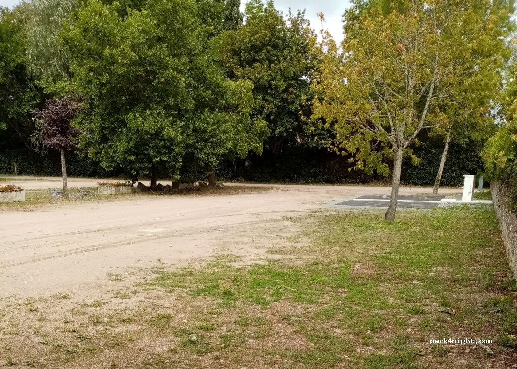Aire de camping-car Orsennes — foto 3