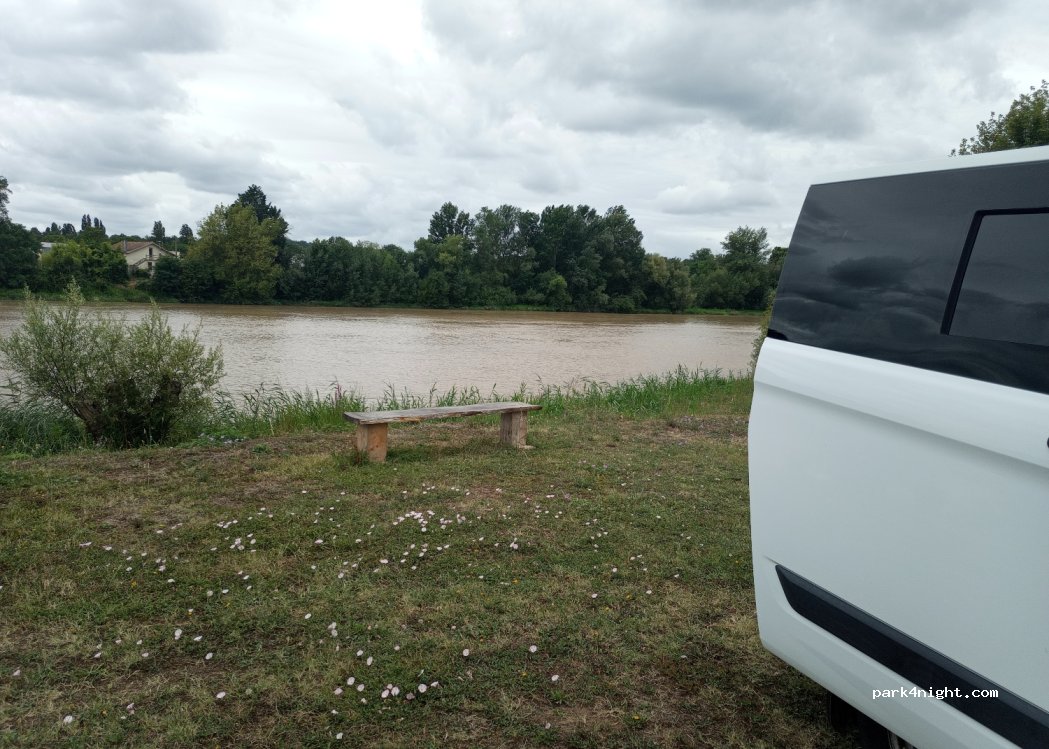 (33350) Sainte-Terre - 2 Rue du Vieux Port — foto