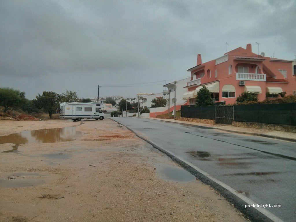 (8200) Albufeira - 183 Rua Alves Redol — foto