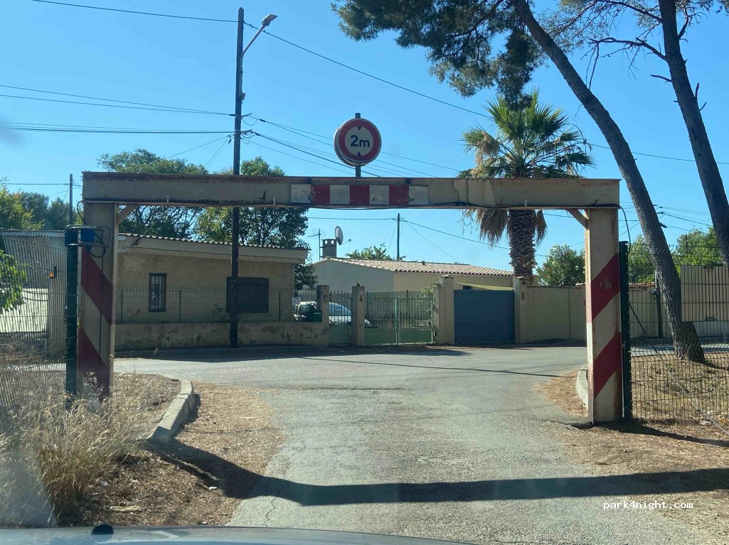(13800) Istres - 48 Allée des Pins — foto