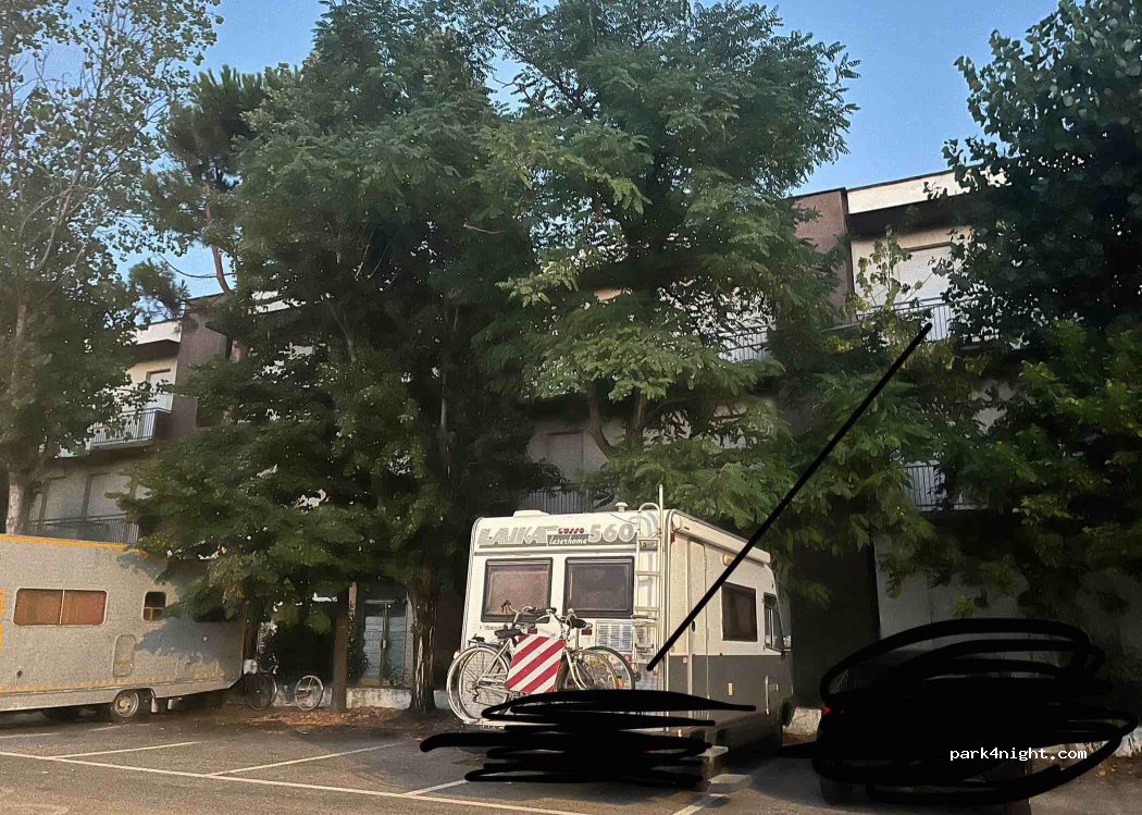 (47838) Riccione - 10 Piazzale Grazia Deledda — foto