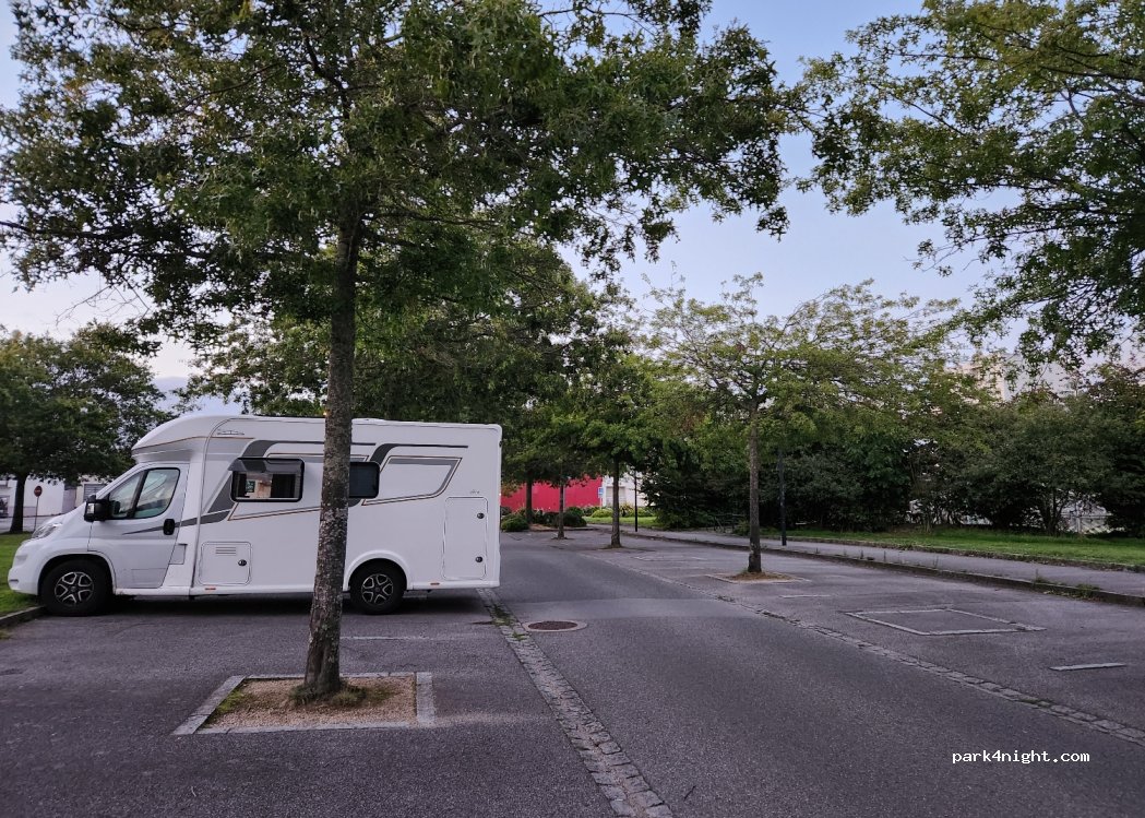 (56600) Lanester - Place Robert Carré — foto