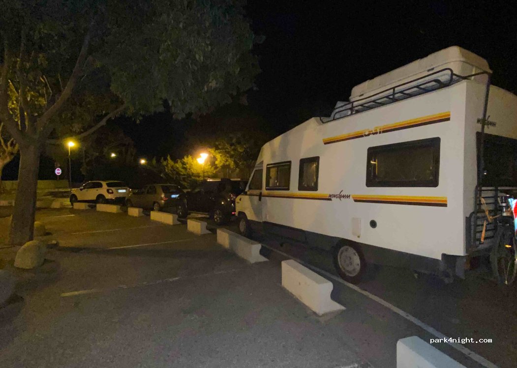 (13600) La Ciotat - 338 Avenue de la Méditerranée — foto 2