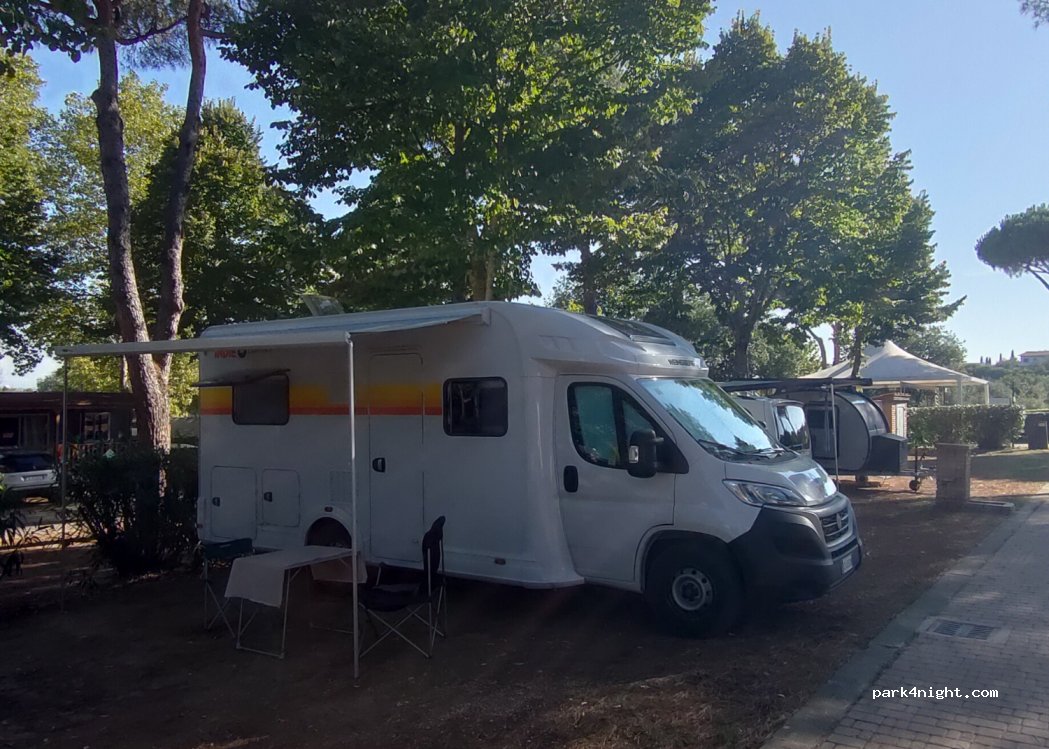 Hu I Pini Family Camping — foto