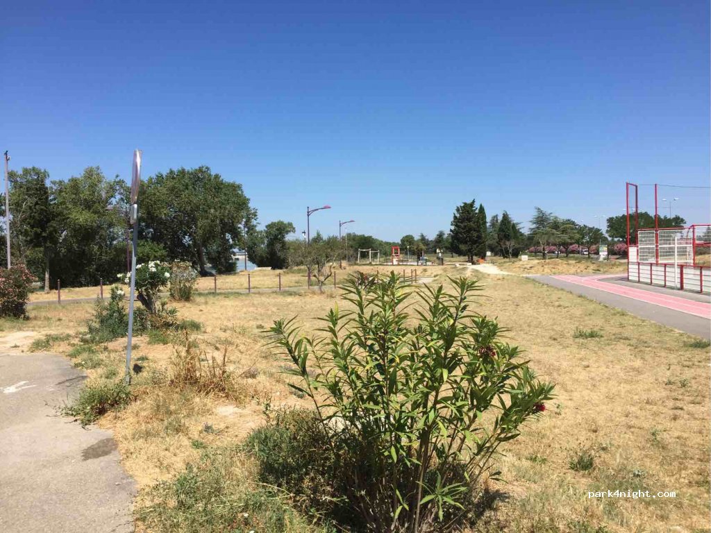 (13150) Tarascon - Route de Vallabregues — foto 2