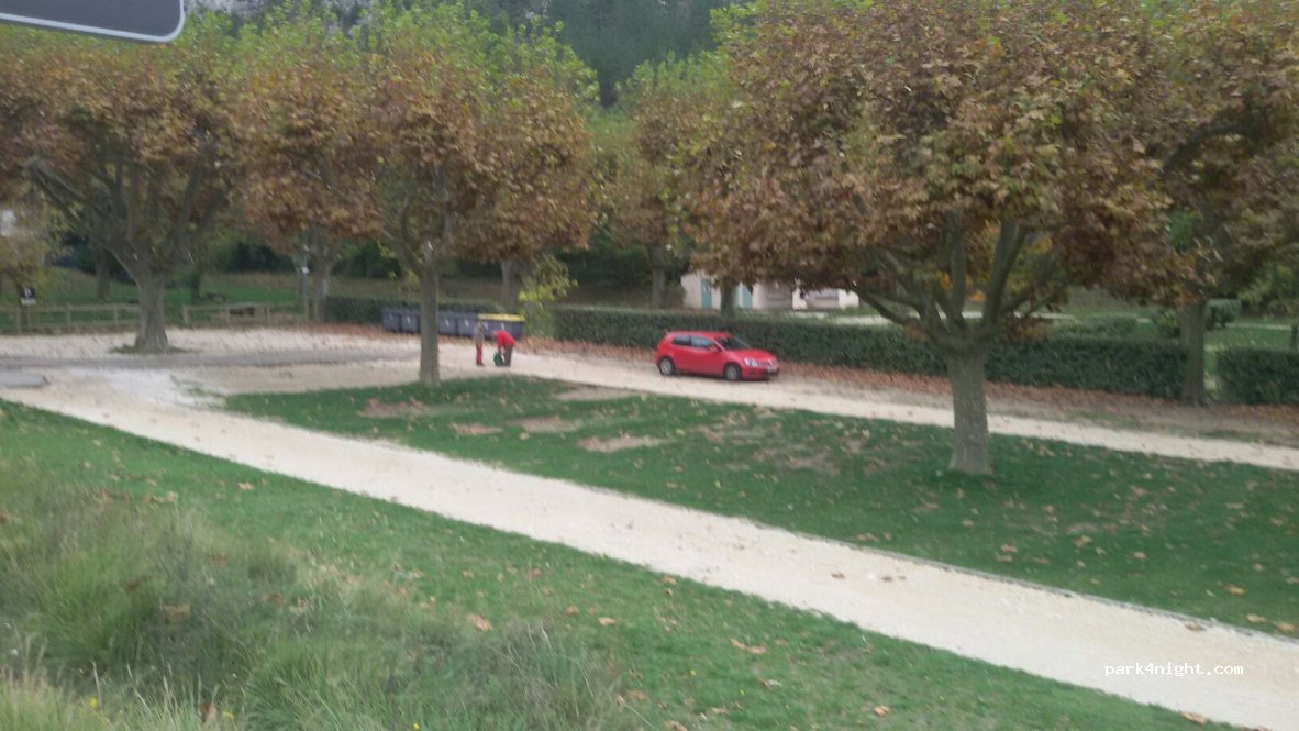 (84340) Malaucène - 1052 D974 — foto