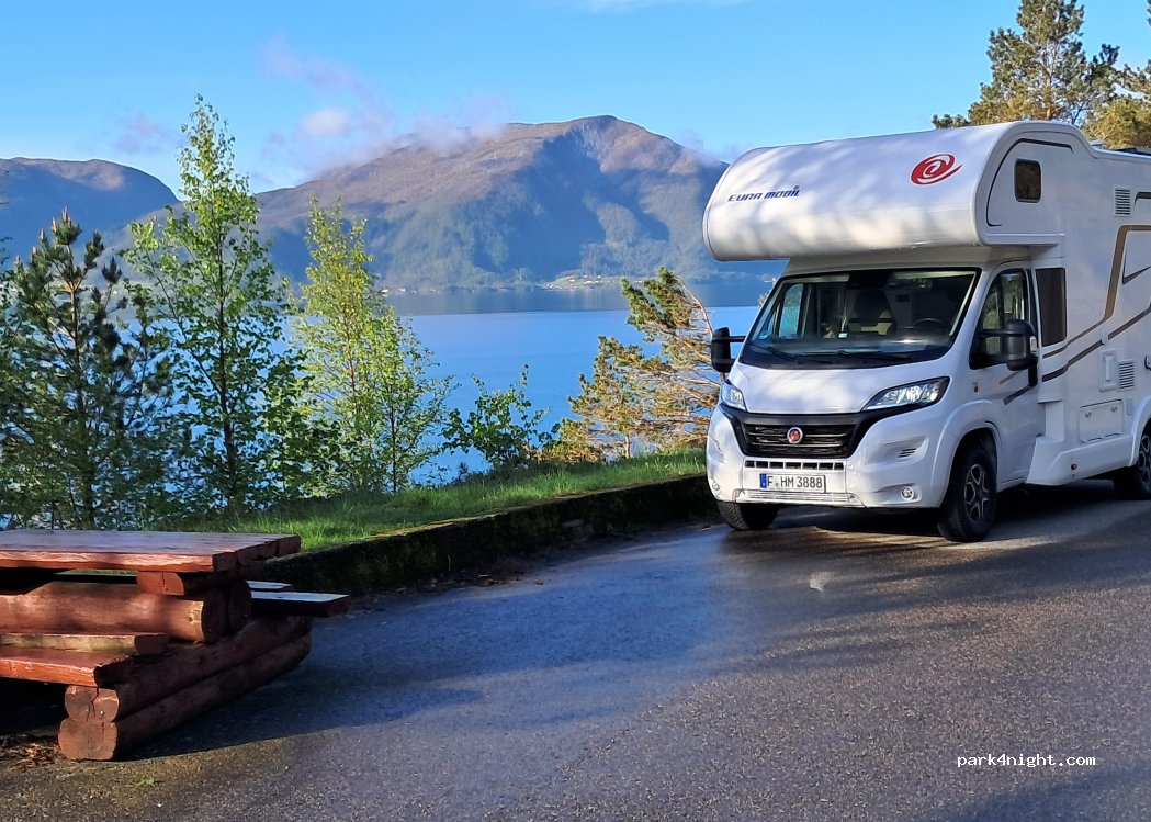 (6953) Leirvik i Sogn - Primær Fylkesveg 607 — foto