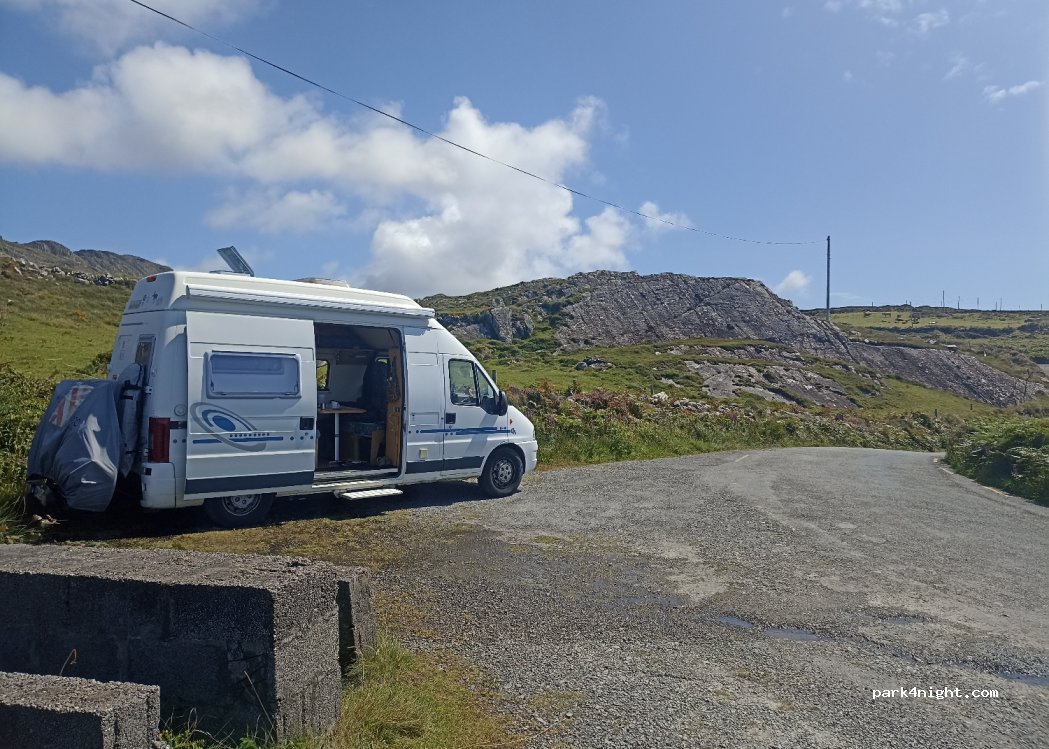 (P75 NY82) Allihies - R575 — foto