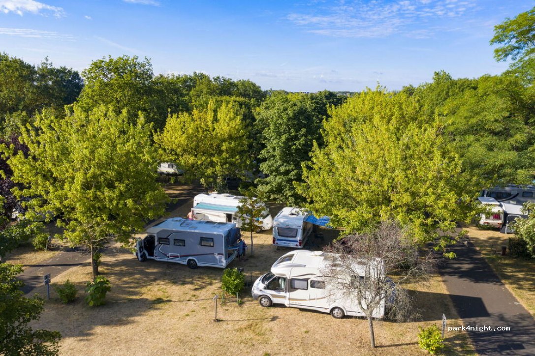 Camping ONLYCAMP de Montlouis-sur-Loire *** — foto