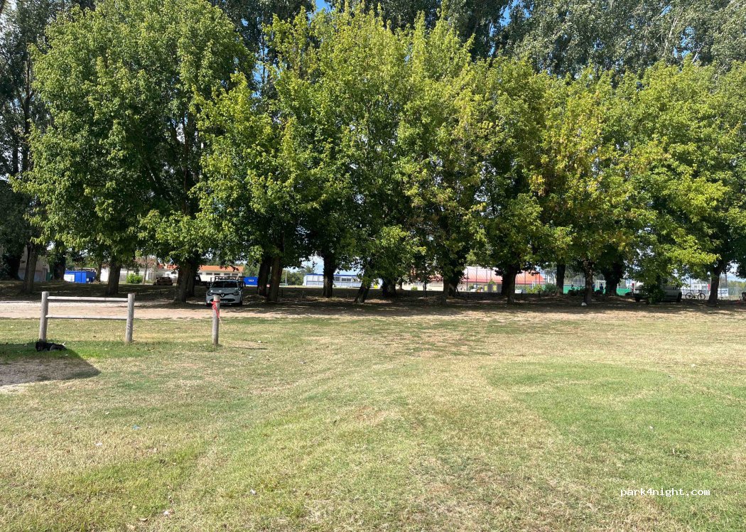 (24100) Bergerac - 16 Rue Armand Got — foto