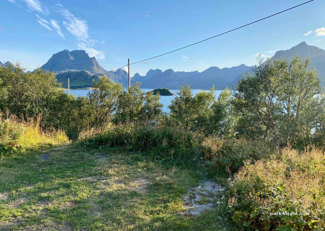 (8385) Fredvang - — foto