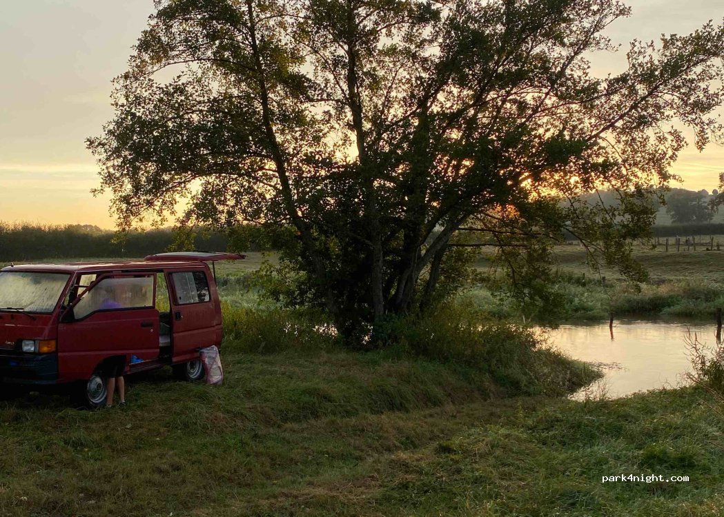 (71120) Lugny-lès-Charolles - — foto 3