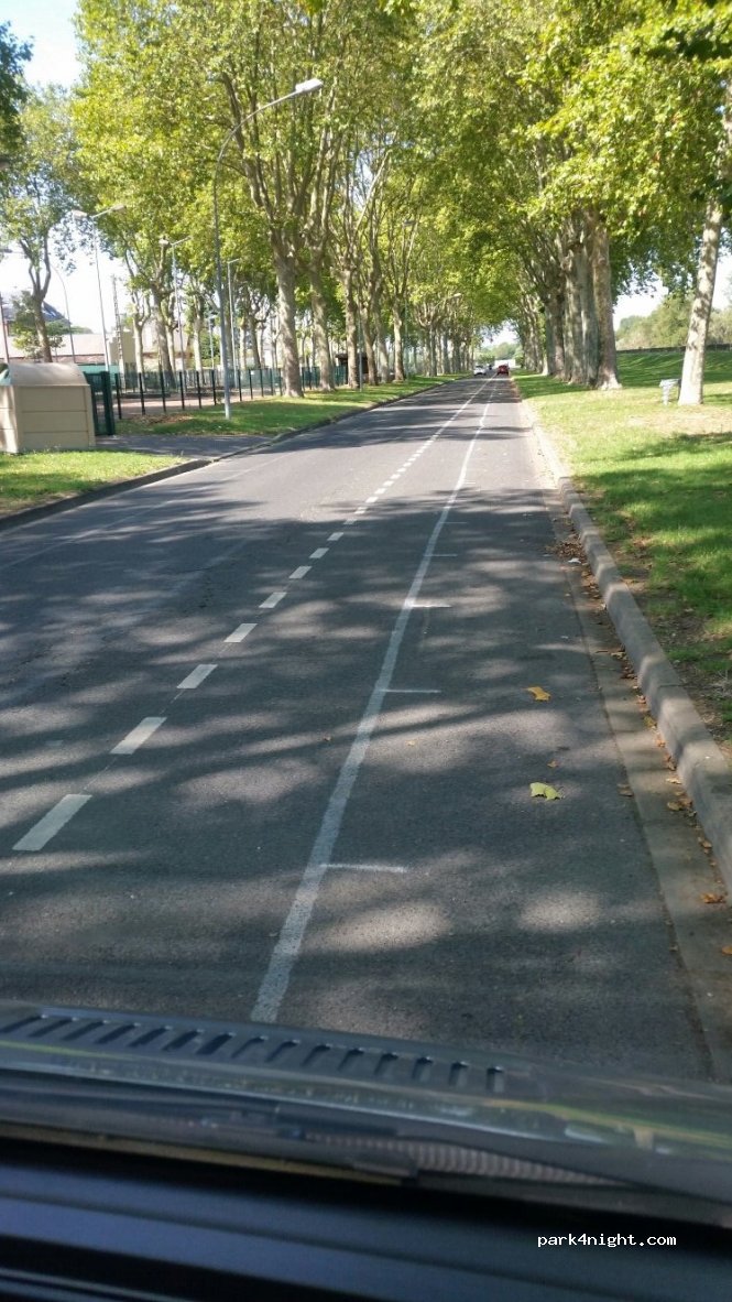 (45100) Orléans - 33B Avenue du Champ de Mars — foto 2
