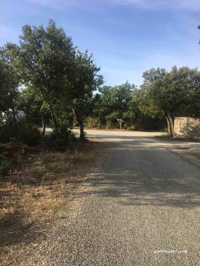 (84480) Buoux - Chemin de l'Oratoire — foto 3