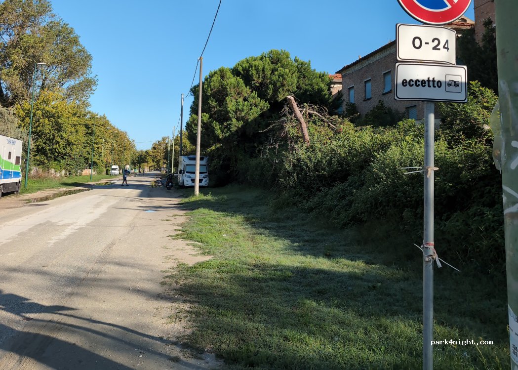 (47042) Cesenatico - 6 Via Cristoforo Colombo — foto 3