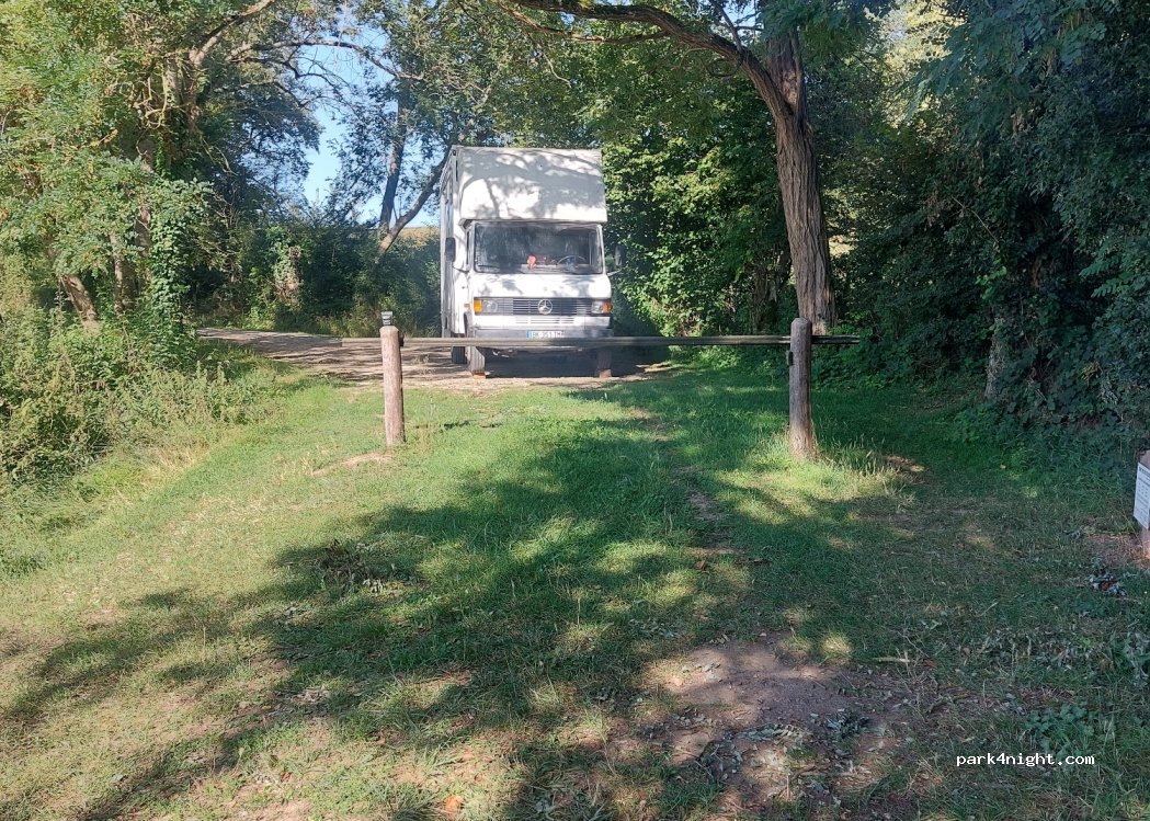 (03320) Château-sur-Allier - — foto 2