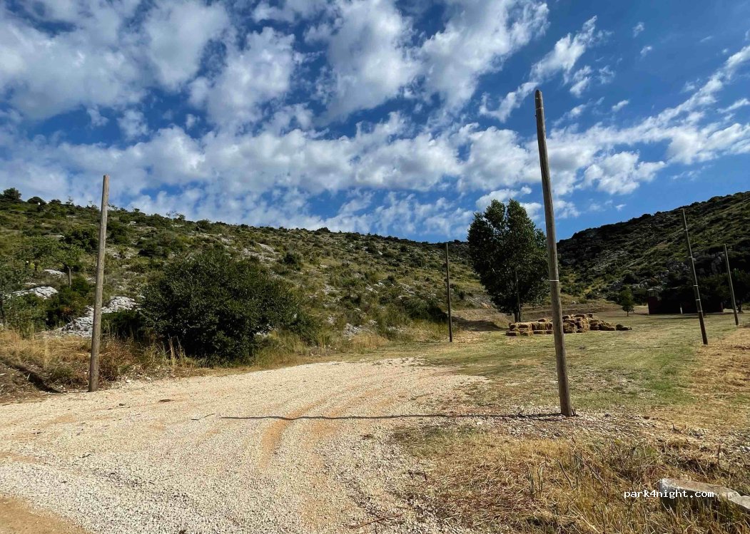 (23210) Vrana - Ulica Blajburških žrtava — foto