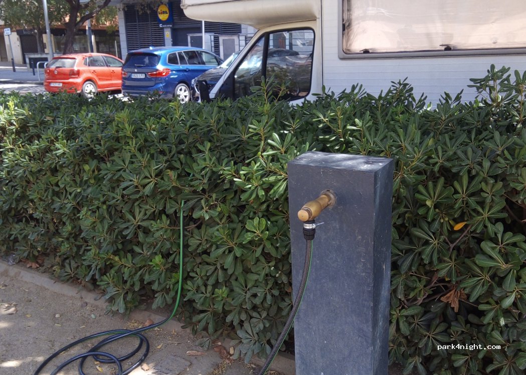 (08860) Castelldefels - 12 Rambla Josep Tarradellas — foto