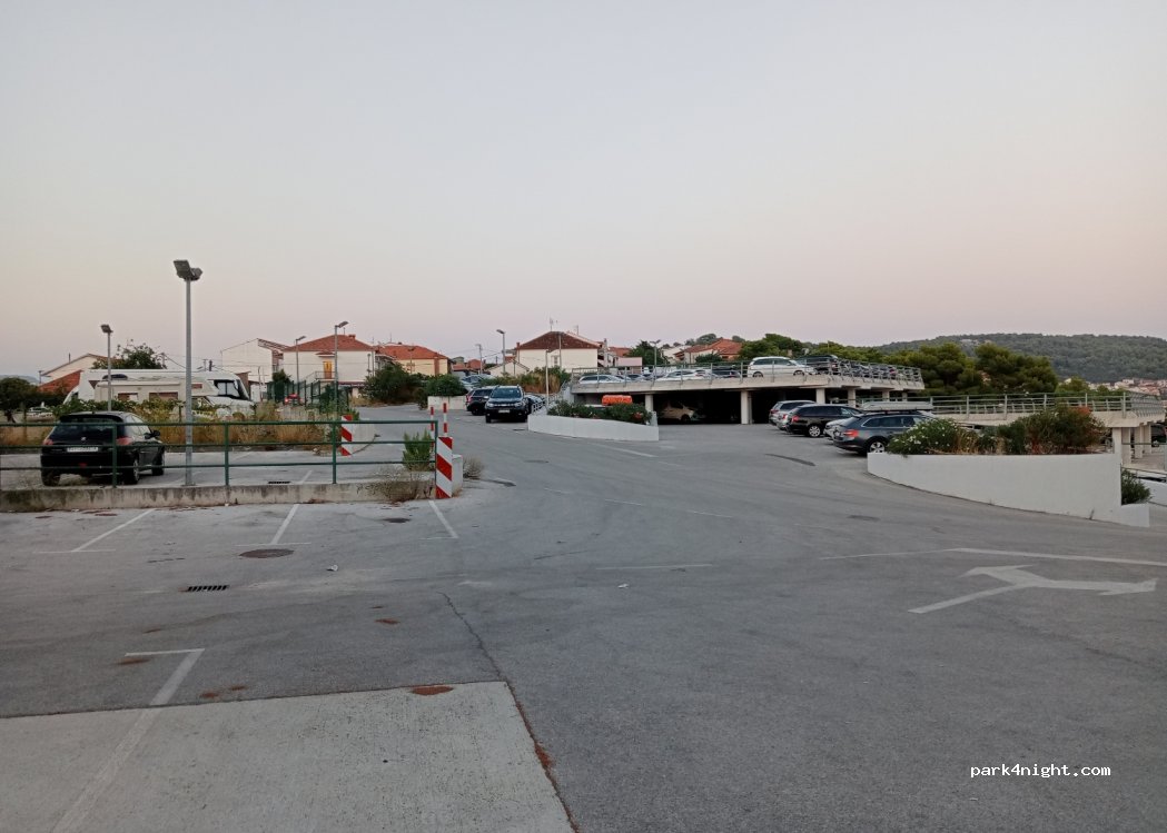 (21220) Trogir - 8 Kralja Tomislava — foto