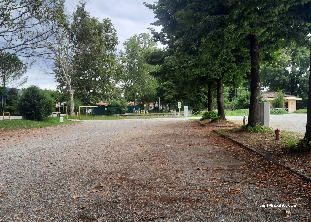 (21100) Varese - 12 Via dei Canottieri — foto