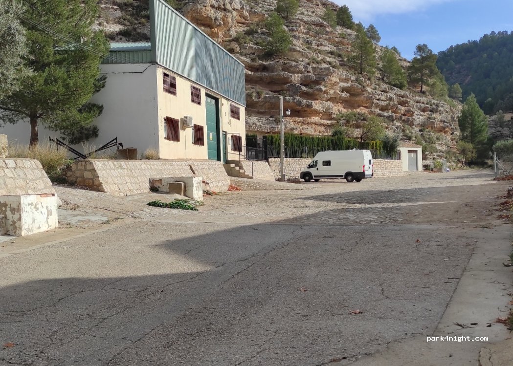 (02210) Alcalá del Júcar - 14 Calle Cañada de Dominguillo — foto 3