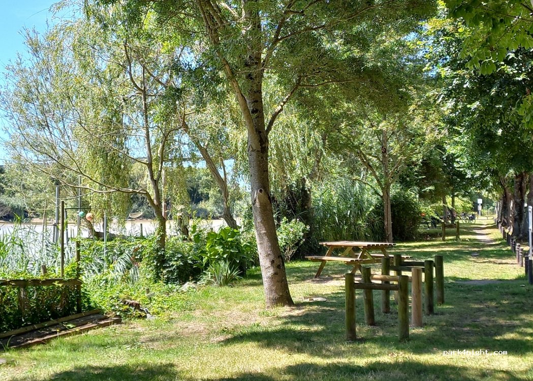 (17430) Tonnay-Charente - 10 Quai des Capucins — foto