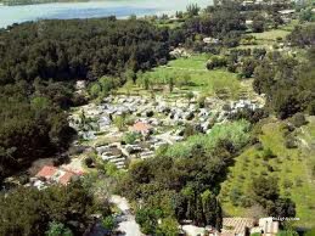 Camping Le Vallon Des Cigales — foto