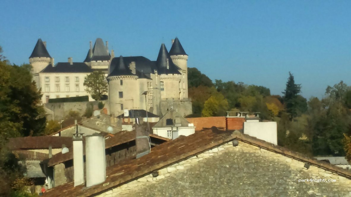 (16510) Verteuil-sur-Charente - 3 Rue du Château — foto 3