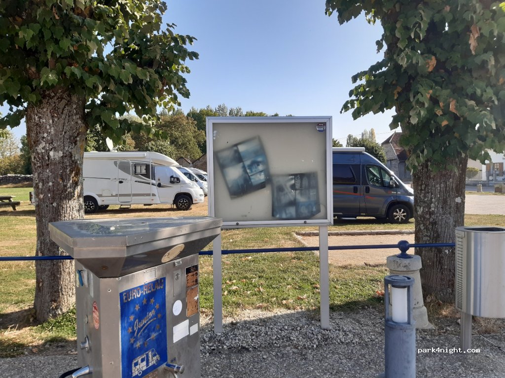 (10210) Chaource - 12 Rue des Roises — foto 4
