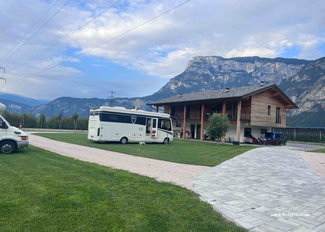 CamperStop e Bed&Breakfast Navis — foto