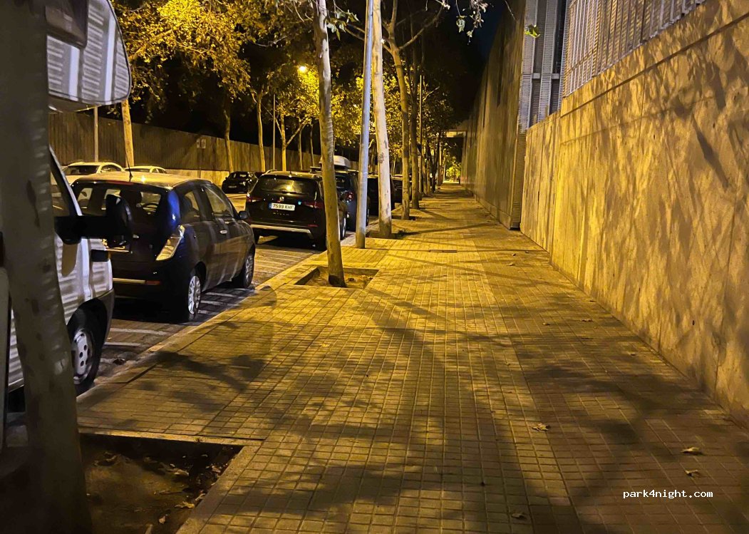 (08038) Barcelona - 23F Carrer del Foc — foto