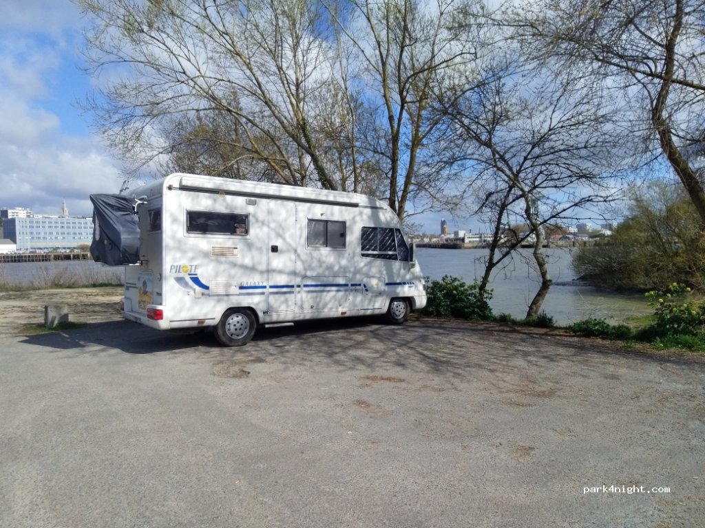 (44400) Rezé - Allée Claude Choemet — foto 2