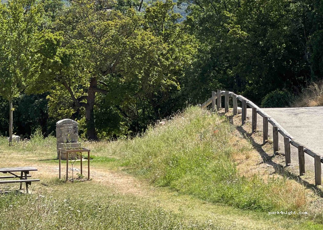 (06620) Gourdon - 101 Montée du Village — foto