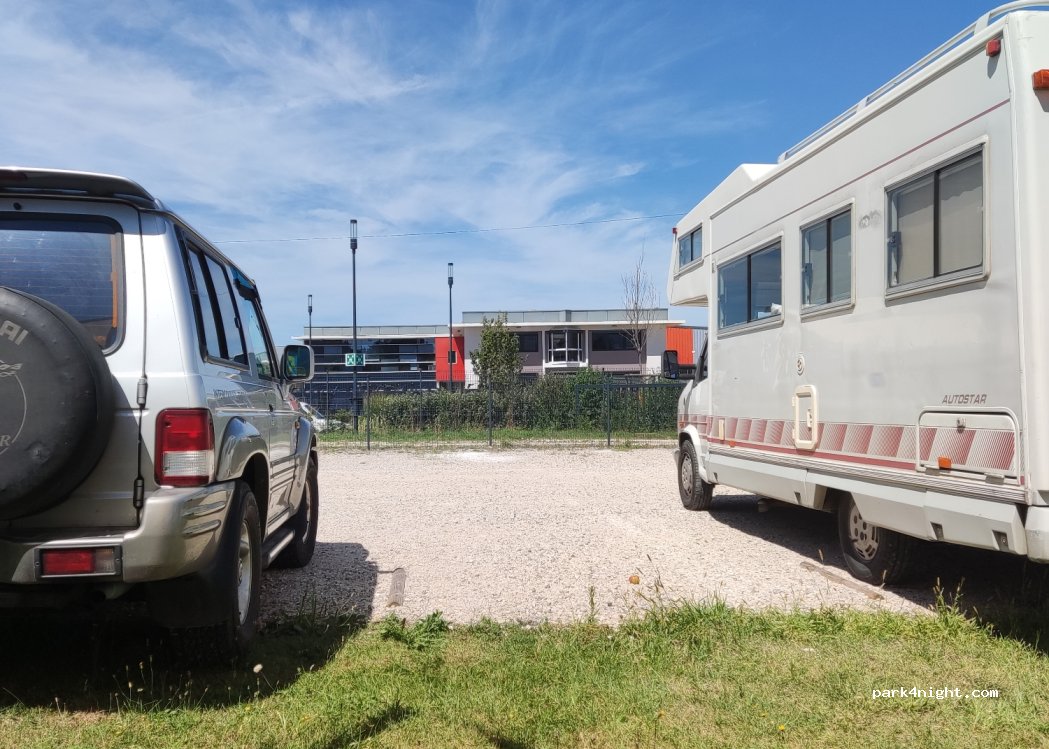 (38630) Les Avenières Veyrins-Thuellin - 5 Place du Petit Veyrins — foto