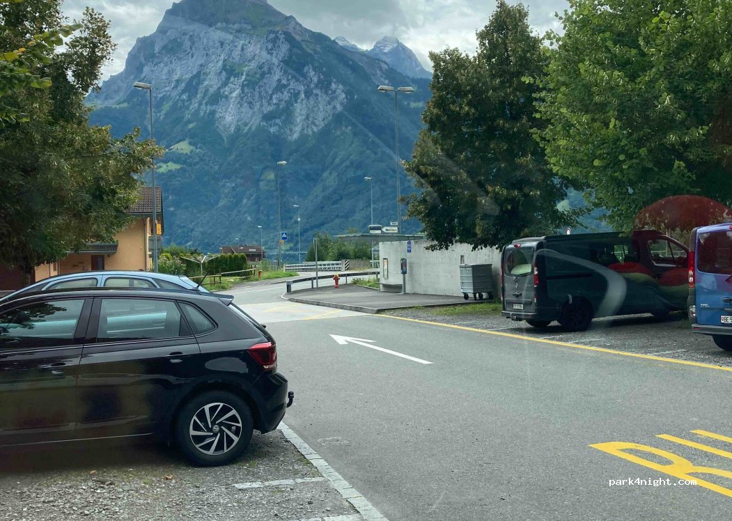(6454) Flüelen - 100 Axenstrasse — foto