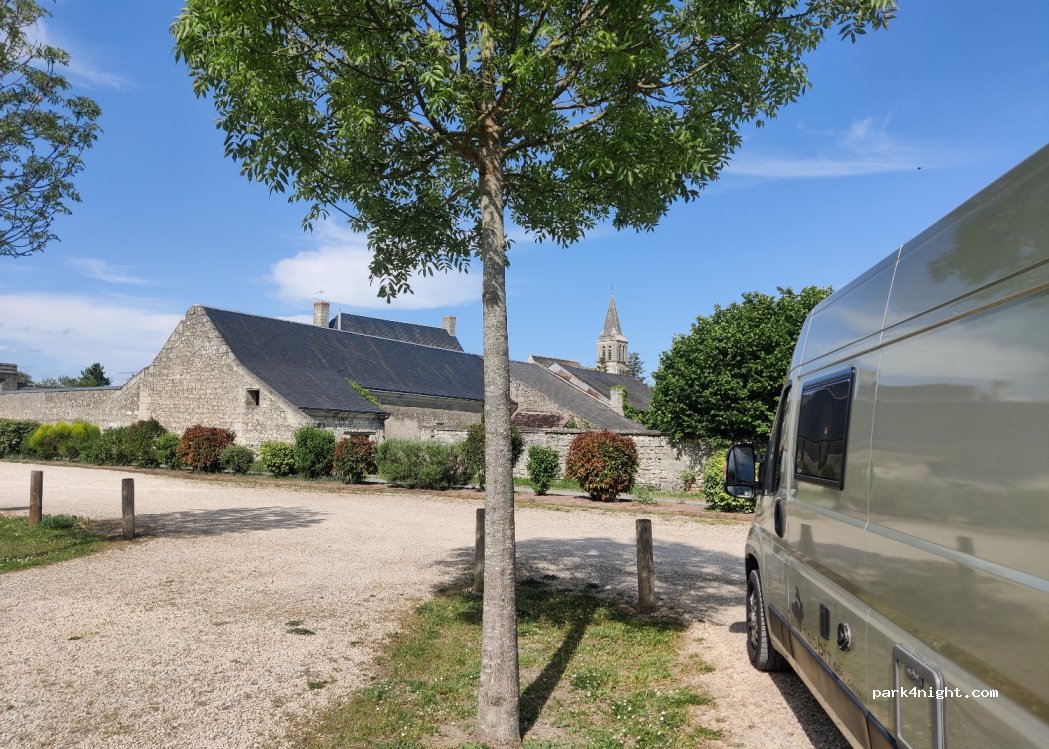 (37140) Restigné - 13-15 Rue Basse — foto 2