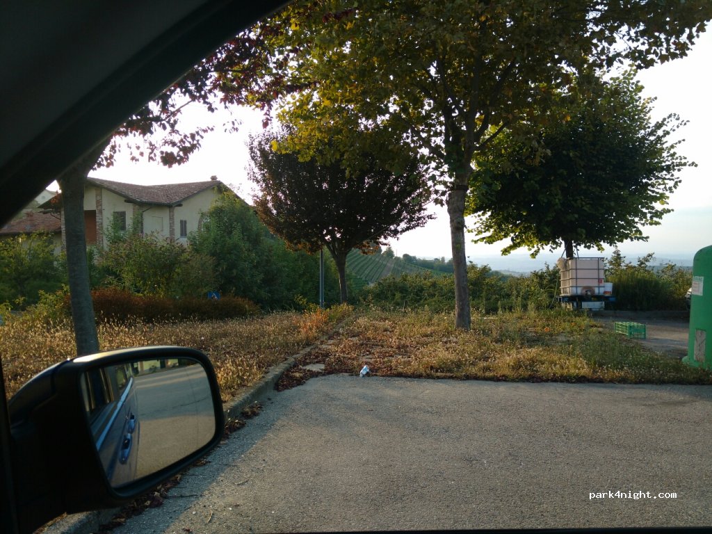 (12050) Neviglie - 24 Strada Provinciale 51 — foto