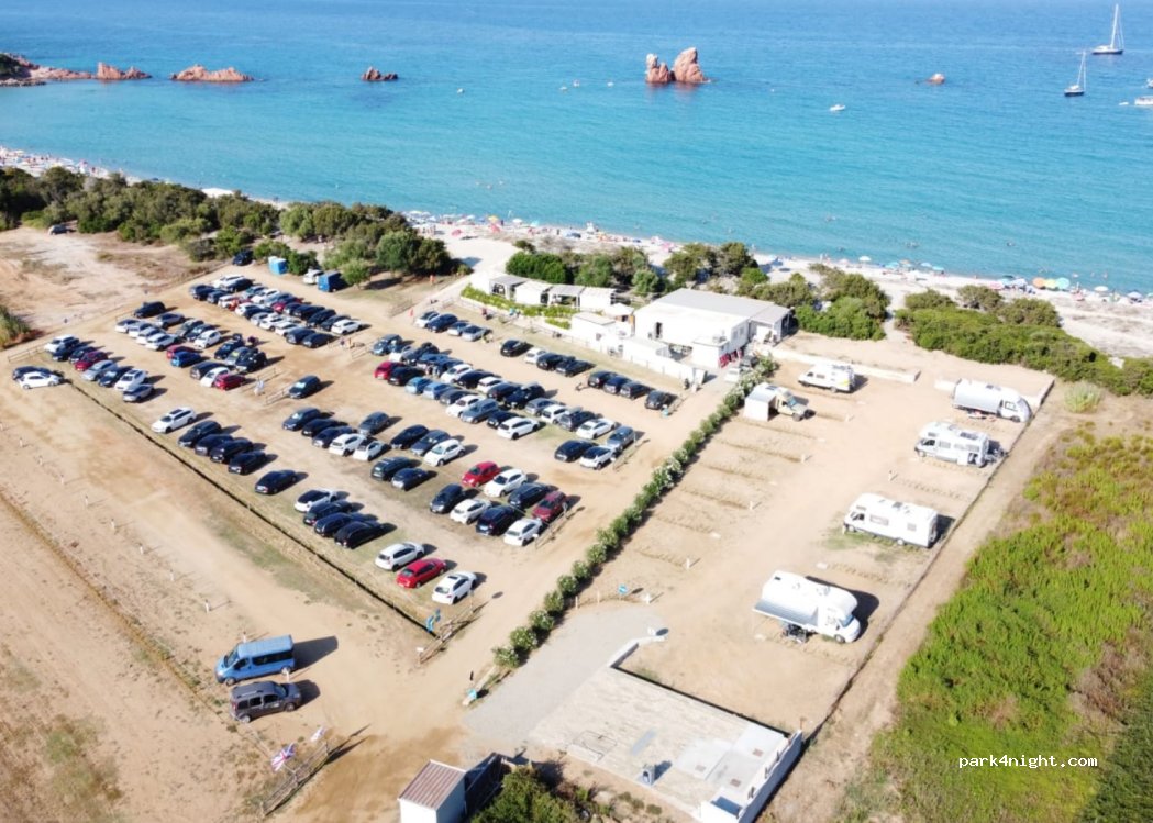 Area sosta camper I FARAGLIONI — foto