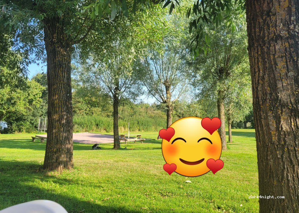 Camping Naturiste Les Fourneaux — foto