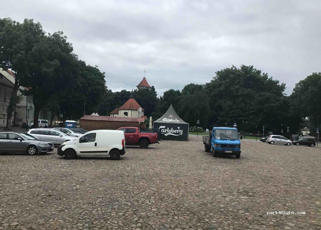 (06-100) Pułtusk - 25 Rynek — foto 2