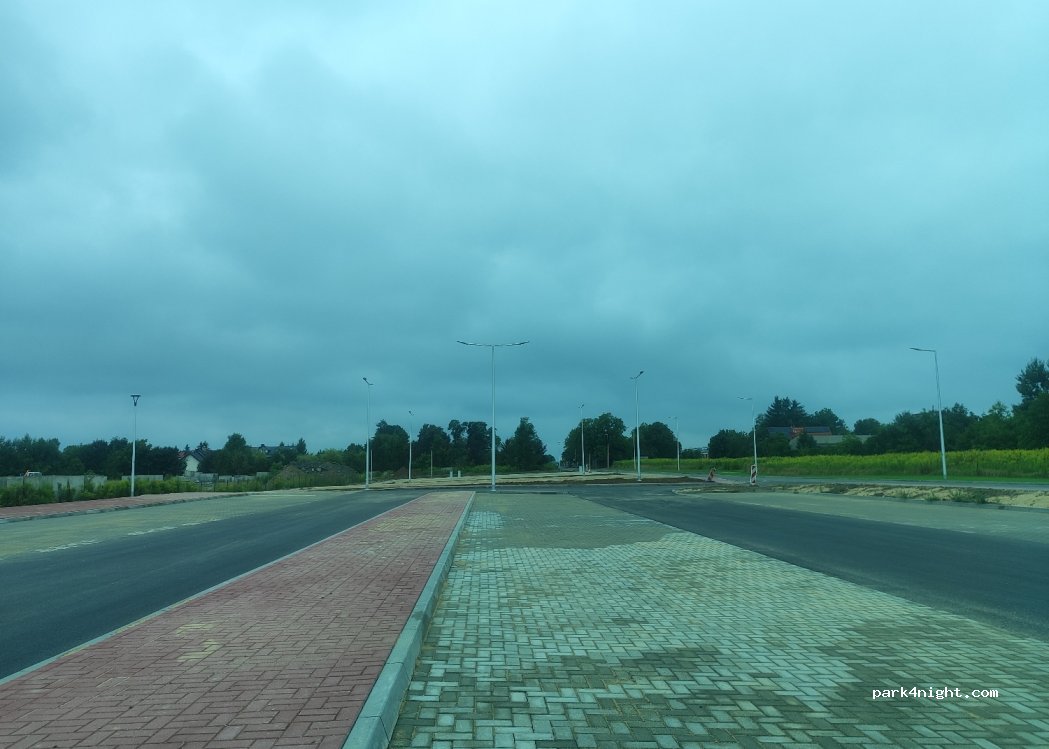 (21-047) Świdnik - 13 Chryzantemowa — foto
