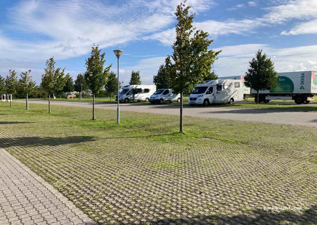 (8960) Randers - 3 Graceland Randers Vej — foto