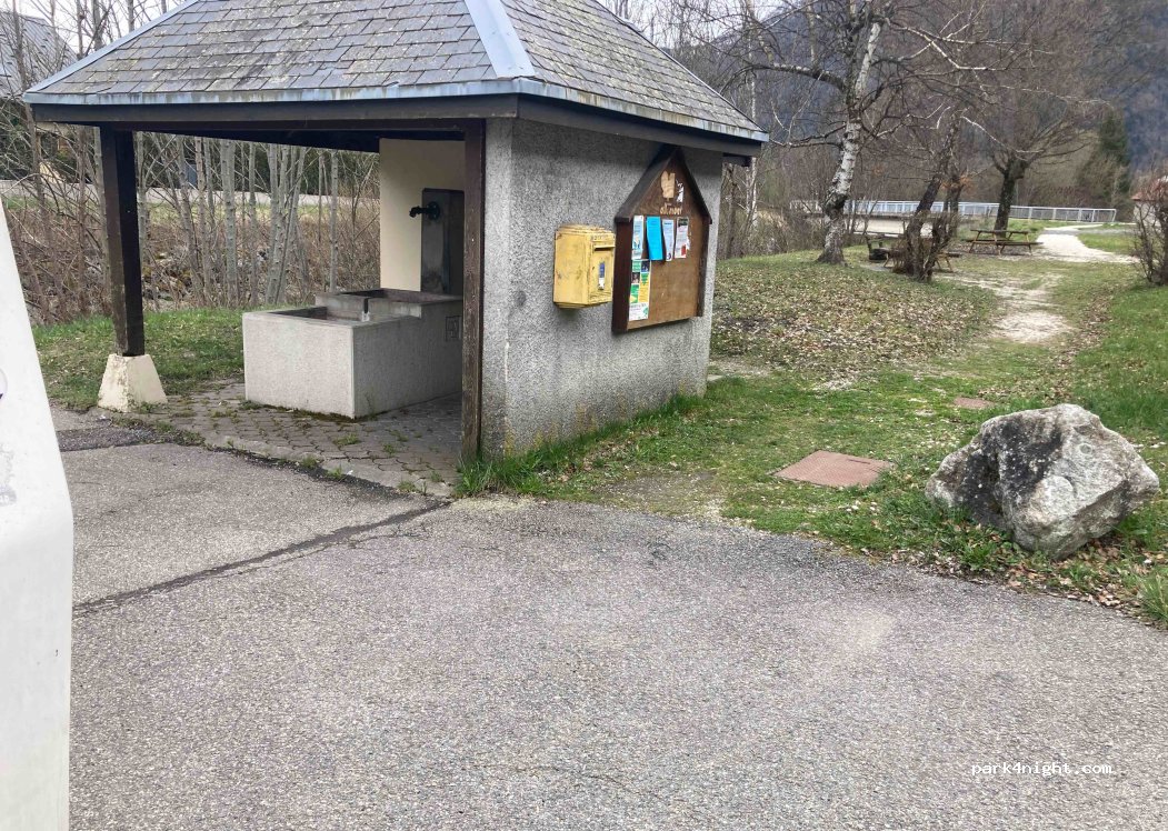 (38114) Allemont - 940 Route de Savoie — foto