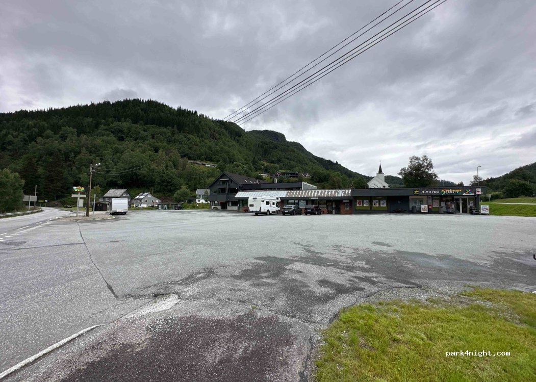(5713) Vossestrand - 7 Myrkdalsvegen — foto