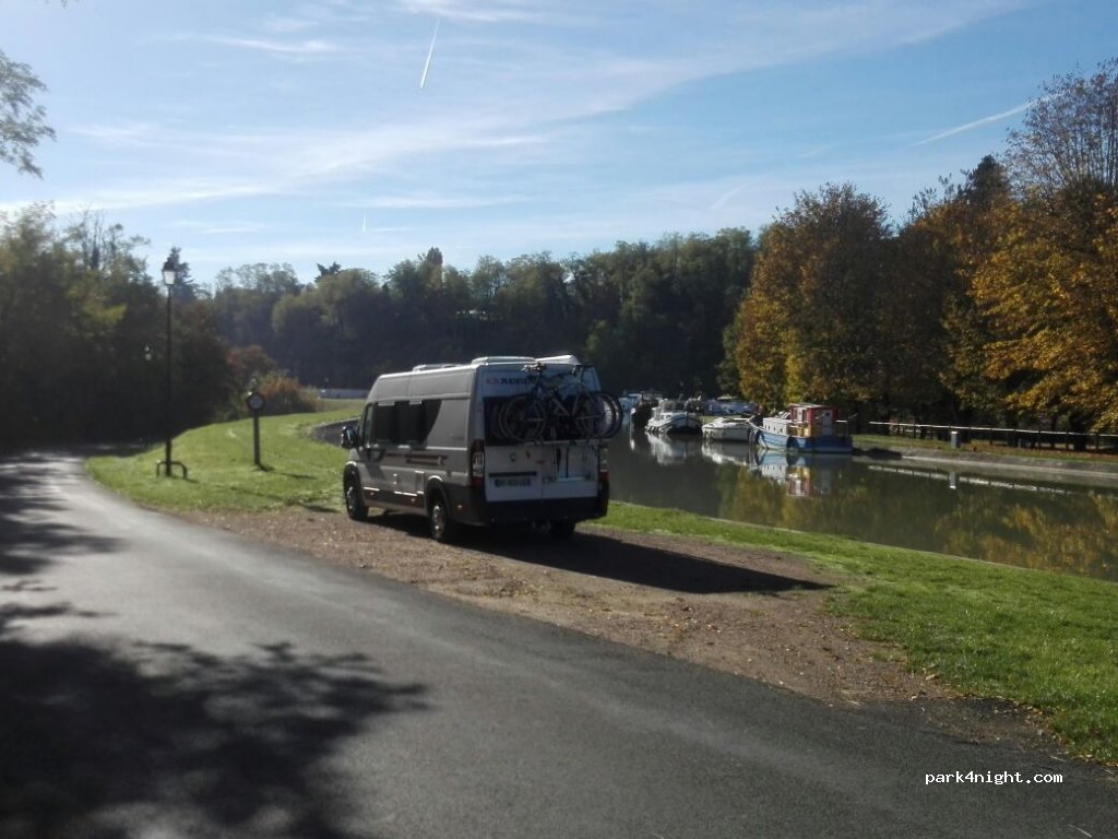 (45360) Châtillon-sur-Loire - D50 — foto 2