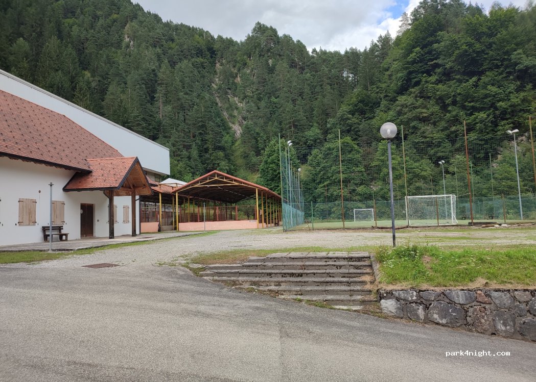 (33020) Prato Carnico - Unnamed Road — foto