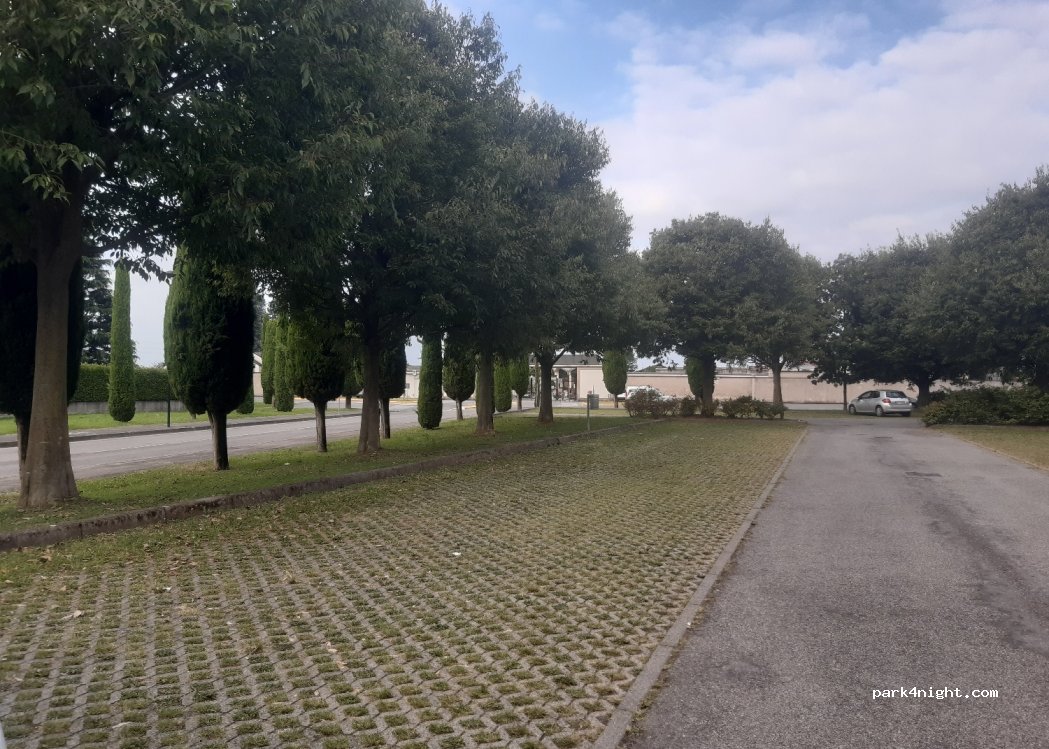 (24033) Calusco d'Adda - 178 Via Cavalieri di Vittorio Veneto — foto